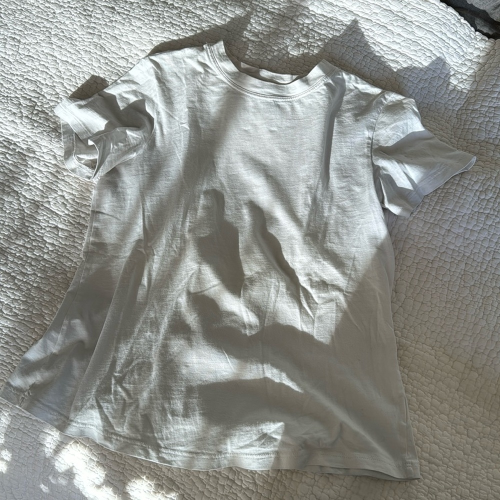 Theory white y shirt with detail on back